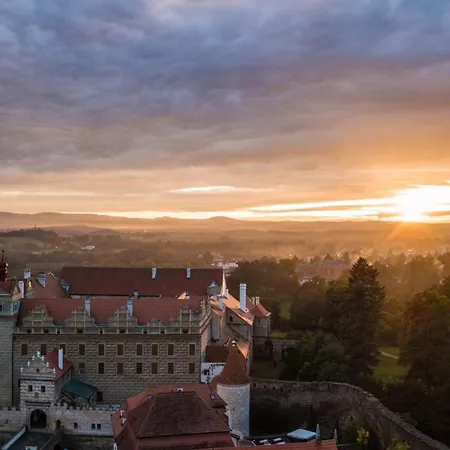 V Zameckem Stylu Na Namesti Republiky * Horšovský Týn